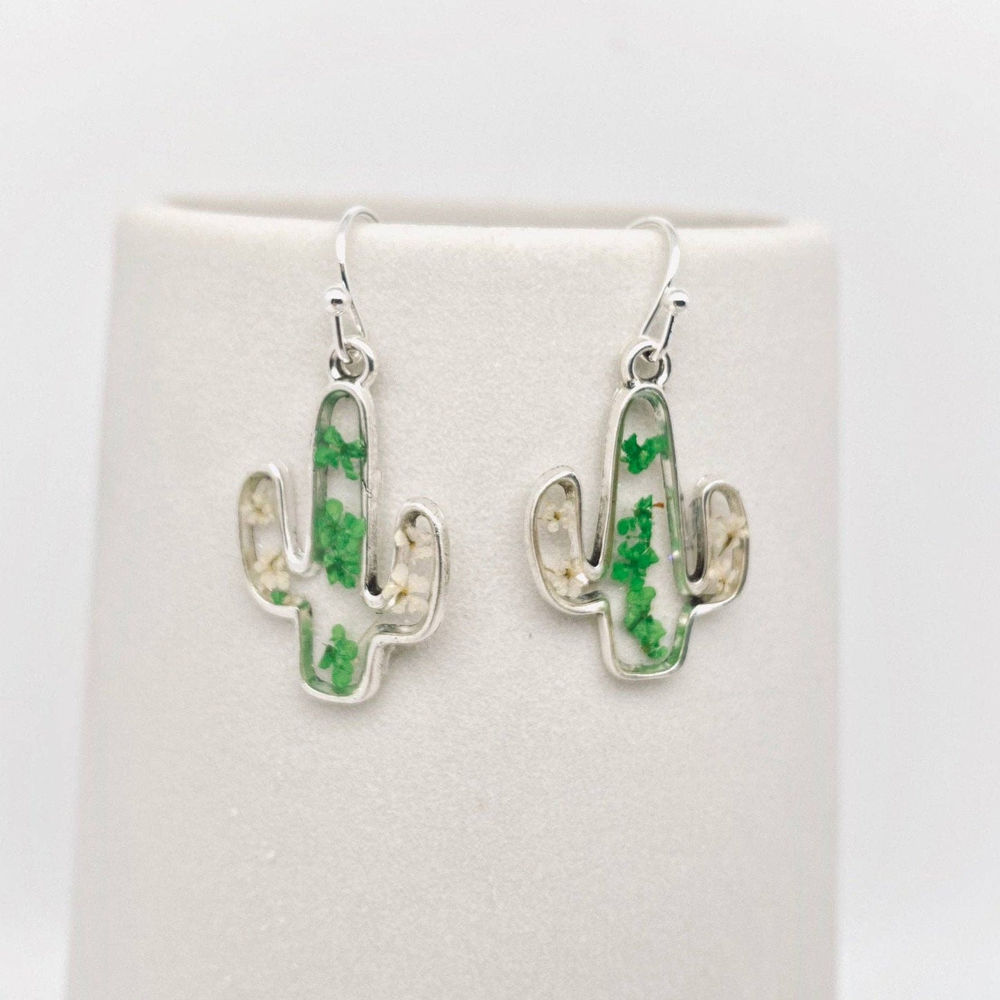 Queen Anne's Lace Cactus Charm Pressed Flower Earrings - PDF