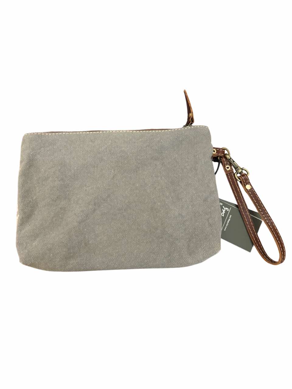 MIA Pouch